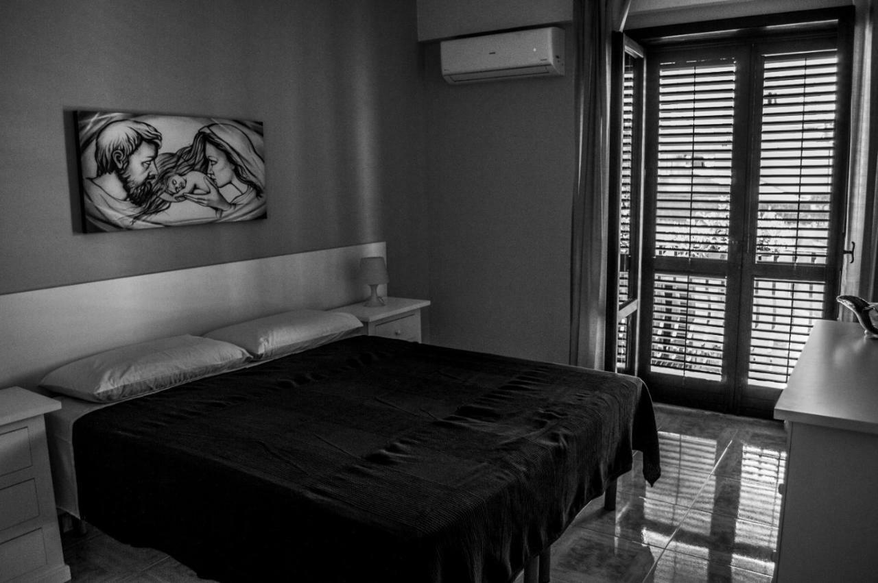 Golden House City Milazzo Exteriör bild